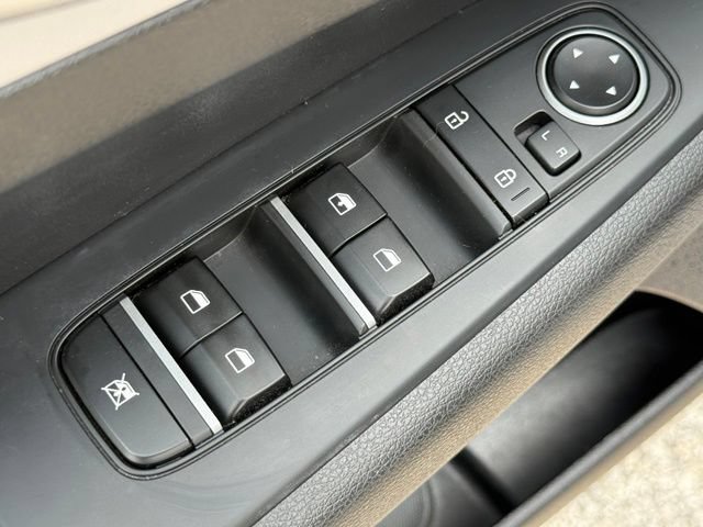 Used 2024 Kia Forte LXS w/ LXS Technology Package FWD image 13