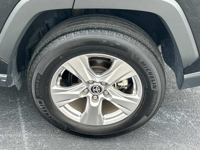 Used 2025 Toyota RAV4 XLE AWD/4WD image 13