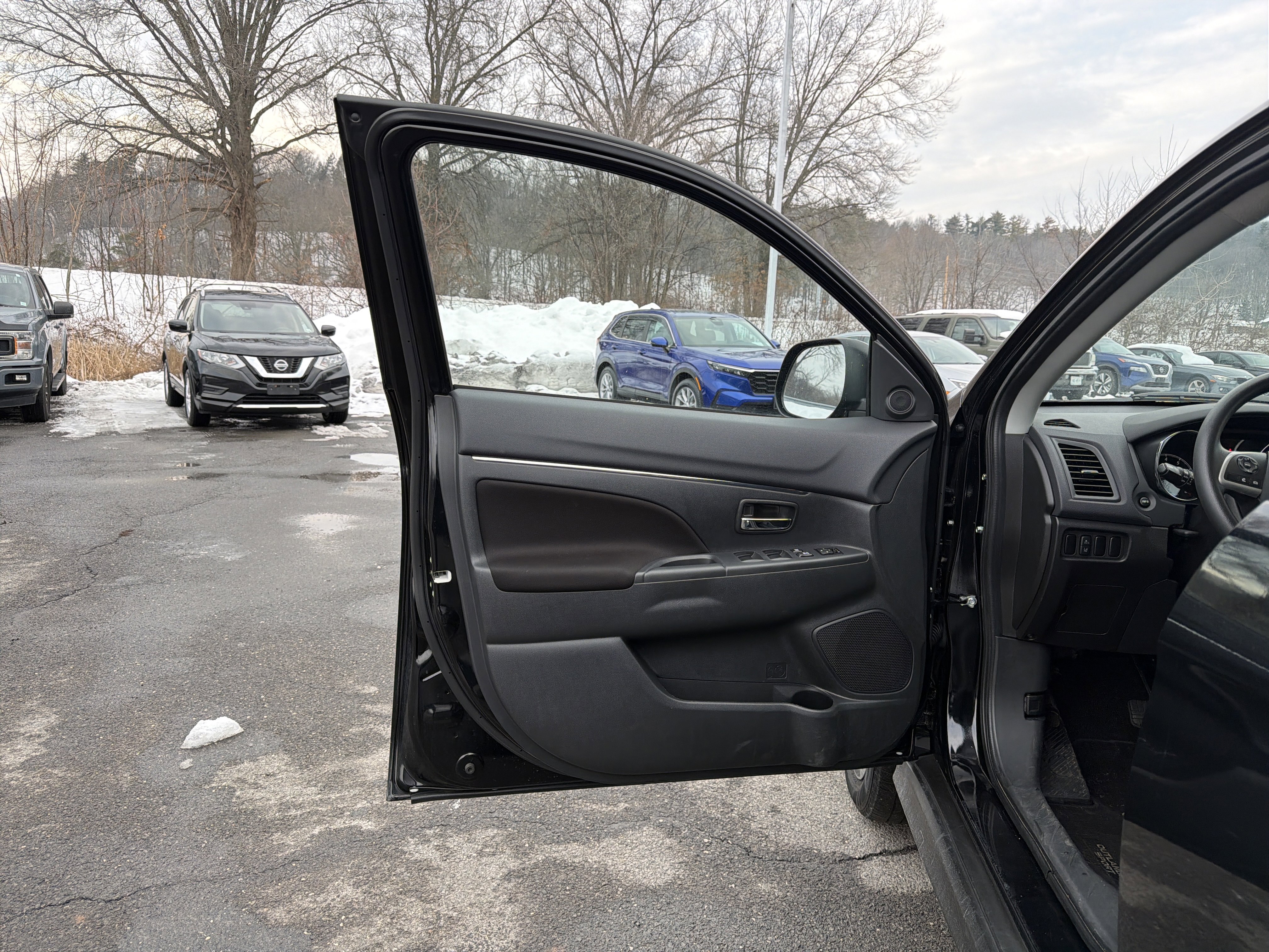 Used 2024 Mitsubishi Outlander Sport ES image 10