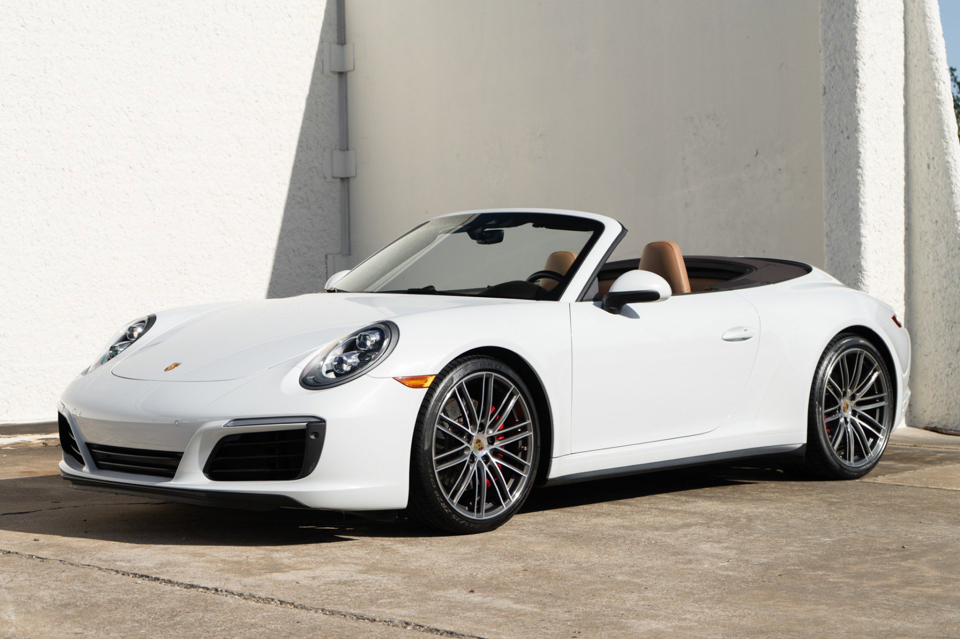 Used 2018 Porsche 911 Carrera 4S image 2