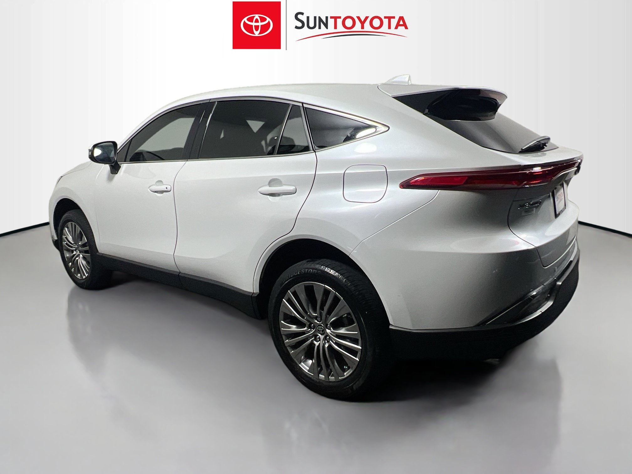 Used 2023 Toyota Venza Limited AWD/4WD image 6