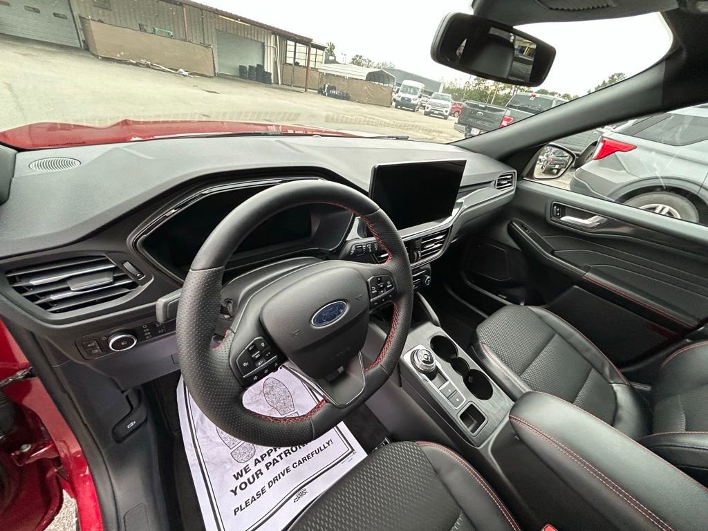 Used 2025 Ford Escape ST-Line Elite image 2