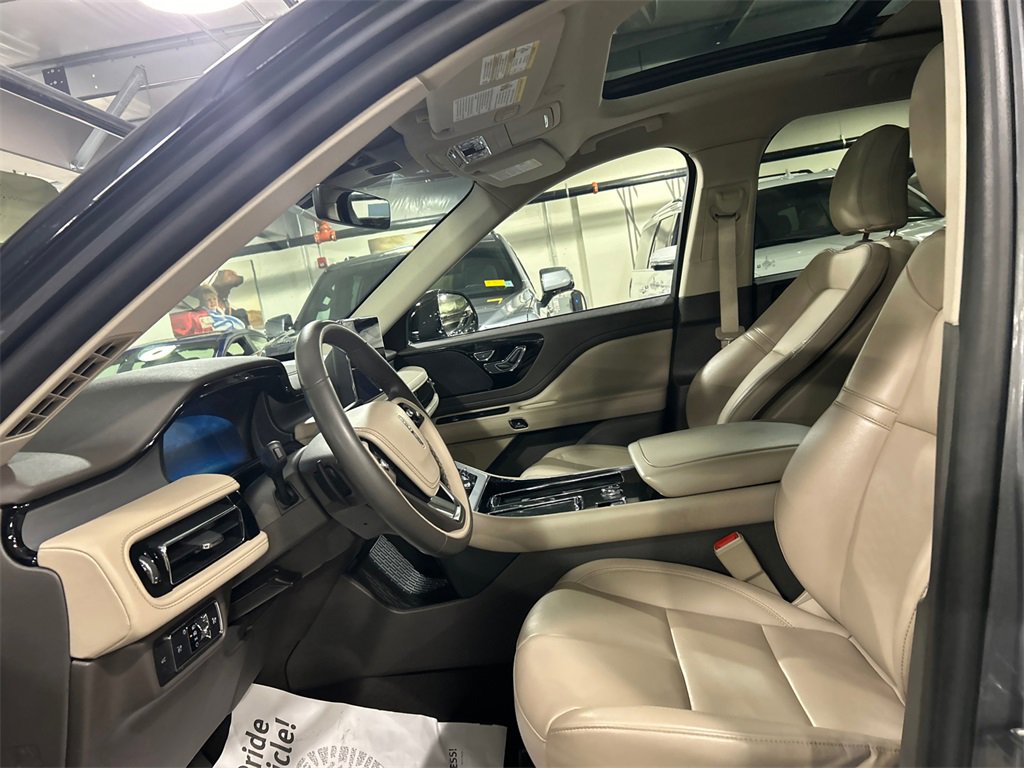 Used 2022 Lincoln Aviator AWD w/ Premium Package image 9