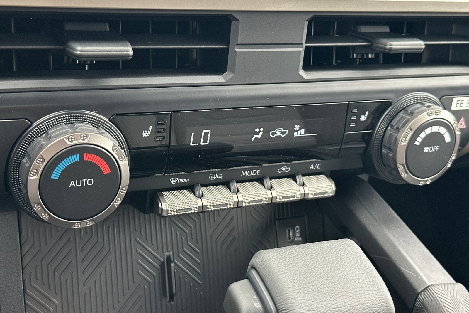 New 2025 Toyota Tacoma TRD Sport image 17