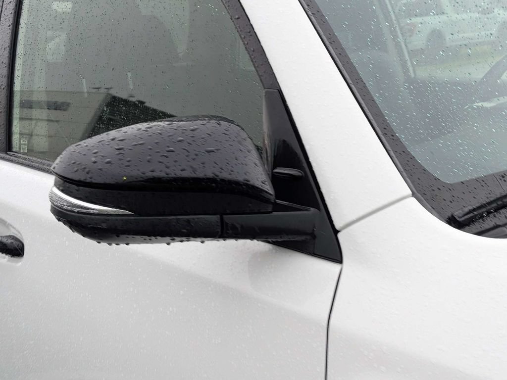 Used 2020 Toyota 4Runner Venture w/ Moonroof Package AWD/4WD image 10