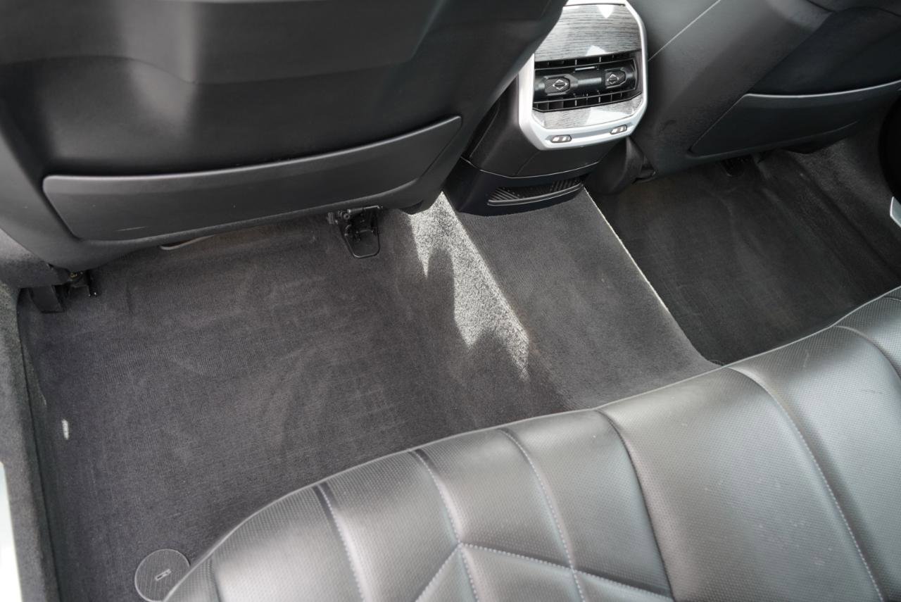 Used 2023 BMW 760i xDrive w/ Executive Package image 49