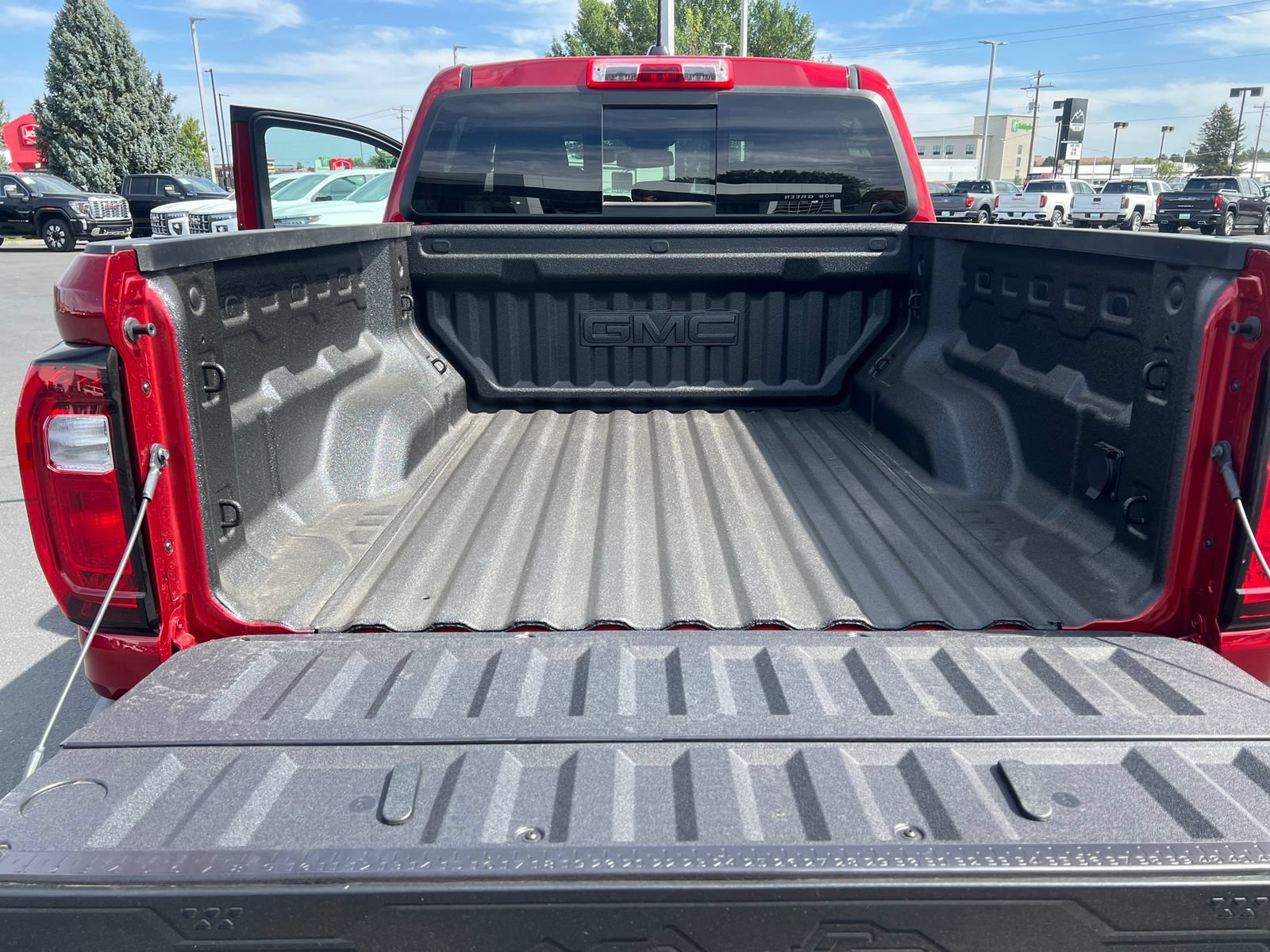 New 2026 GMC Canyon AT4 w/ Technology Plus Package AWD/4WD image 25