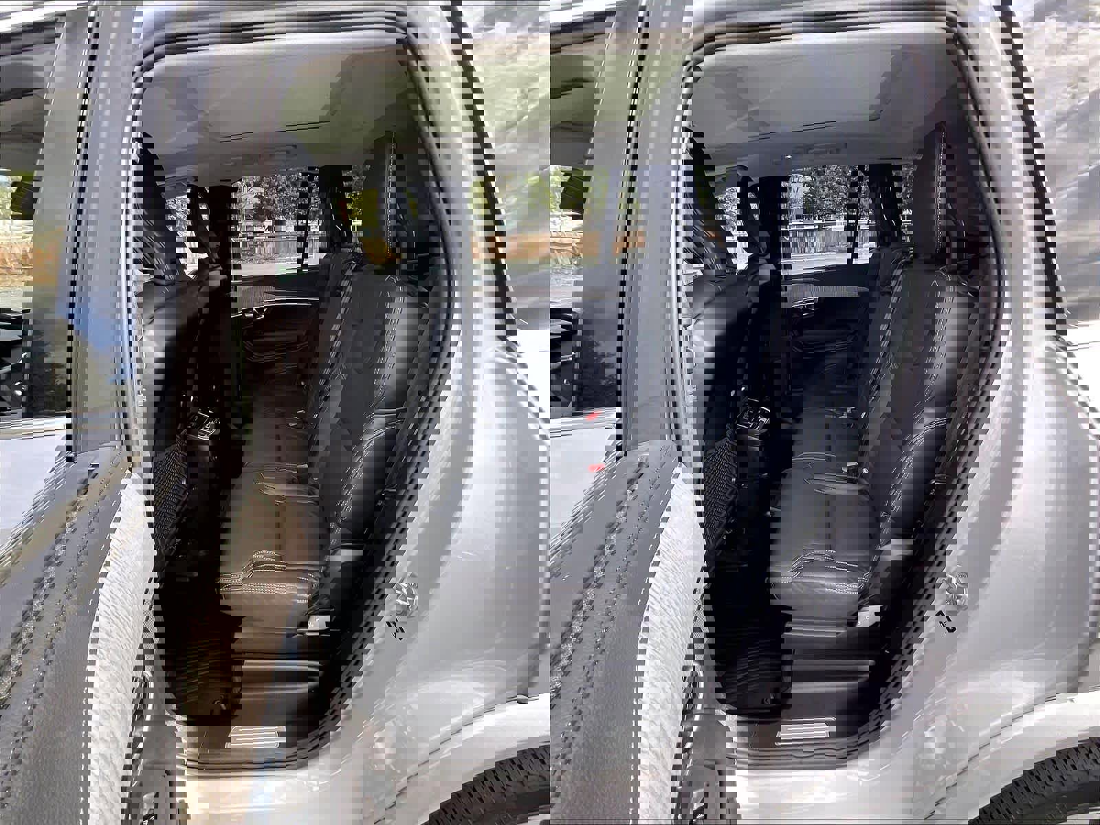 Used 2023 Volvo XC90 T8 Ultimate w/ Protection Package image 29