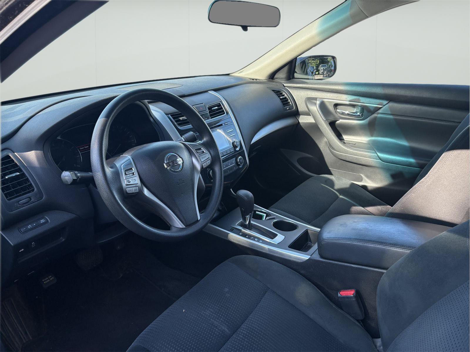 Used 2015 Nissan Altima 2.5 S w/ Special Edition Package FWD image 7