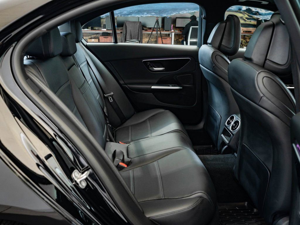 Certified 2025 Mercedes-Benz C 300 4MATIC Sedan image 34