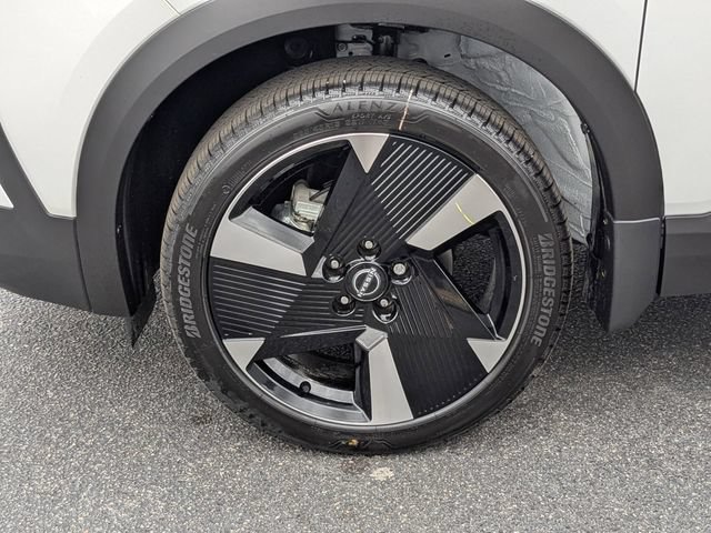 New 2026 Nissan Kicks SR w/ Cold Weather Package FWD image 10