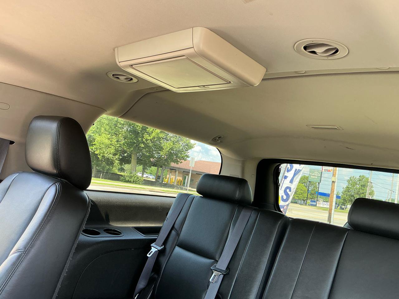 Used 2012 Chevrolet Suburban LTZ AWD/4WD image 15