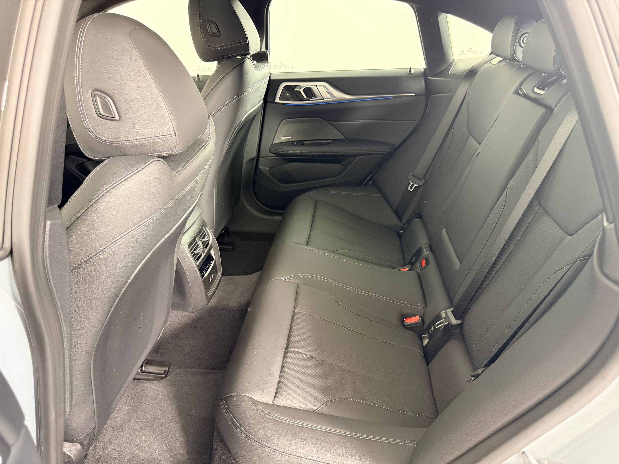 New 2026 BMW i4 eDrive40 w/ M Sport Package RWD image 12