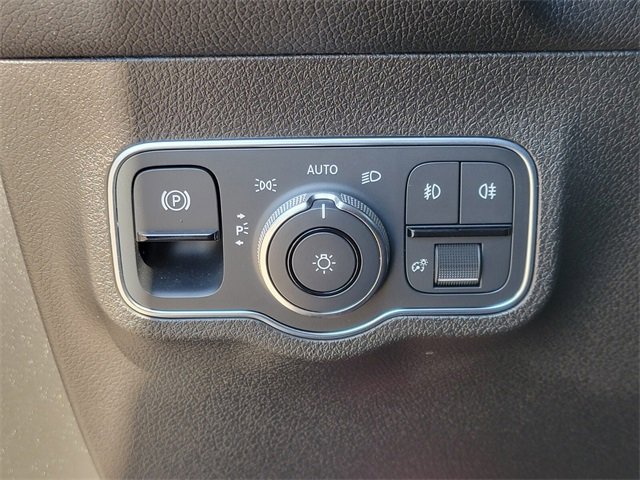 Certified 2021 Mercedes-Benz GLB 250 4MATIC image 27