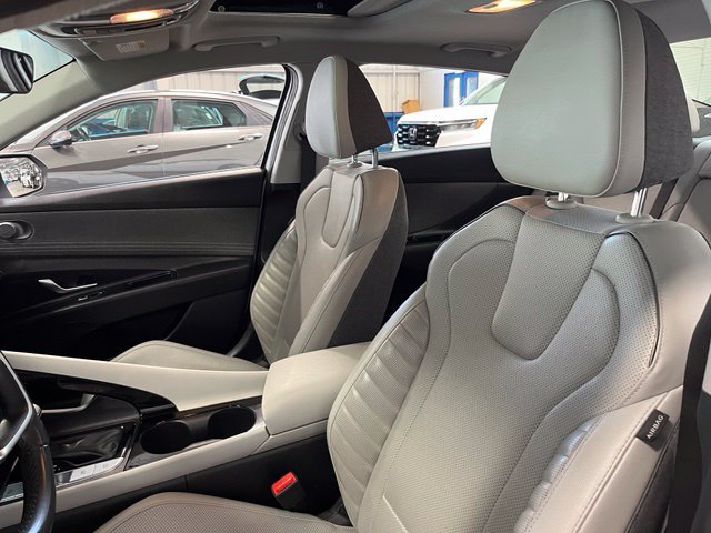 Used 2024 Hyundai Elantra Limited FWD image 25