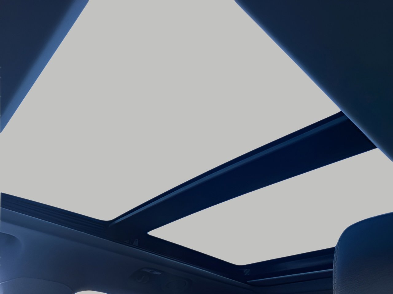 Certified 2020 Ford Explorer XLT w/ Equipment Group 202A image 30