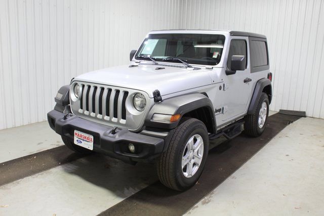 Used 2023 Jeep Wrangler Sport S image 3