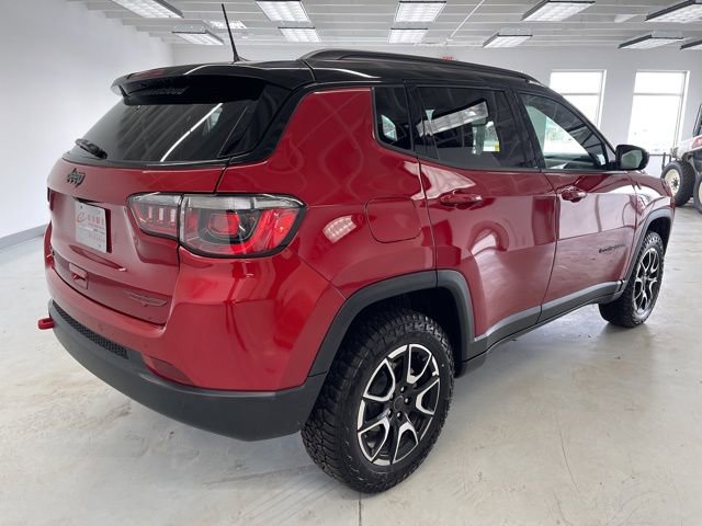 Used 2025 Jeep Compass Trailhawk AWD/4WD image 13
