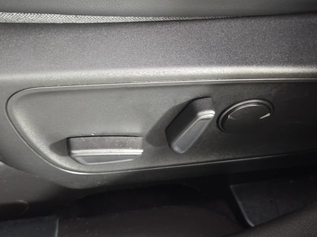 Used 2023 Ford Escape Platinum AWD/4WD image 34