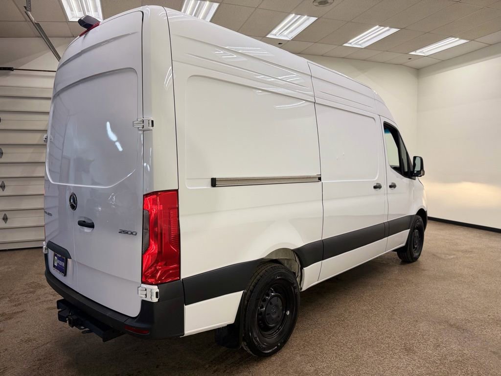 Used 2025 Mercedes-Benz Sprinter 2500 image 6