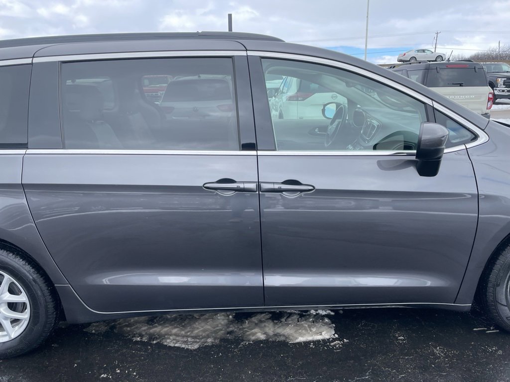 Used 2021 Chrysler Voyager Lxi image 29