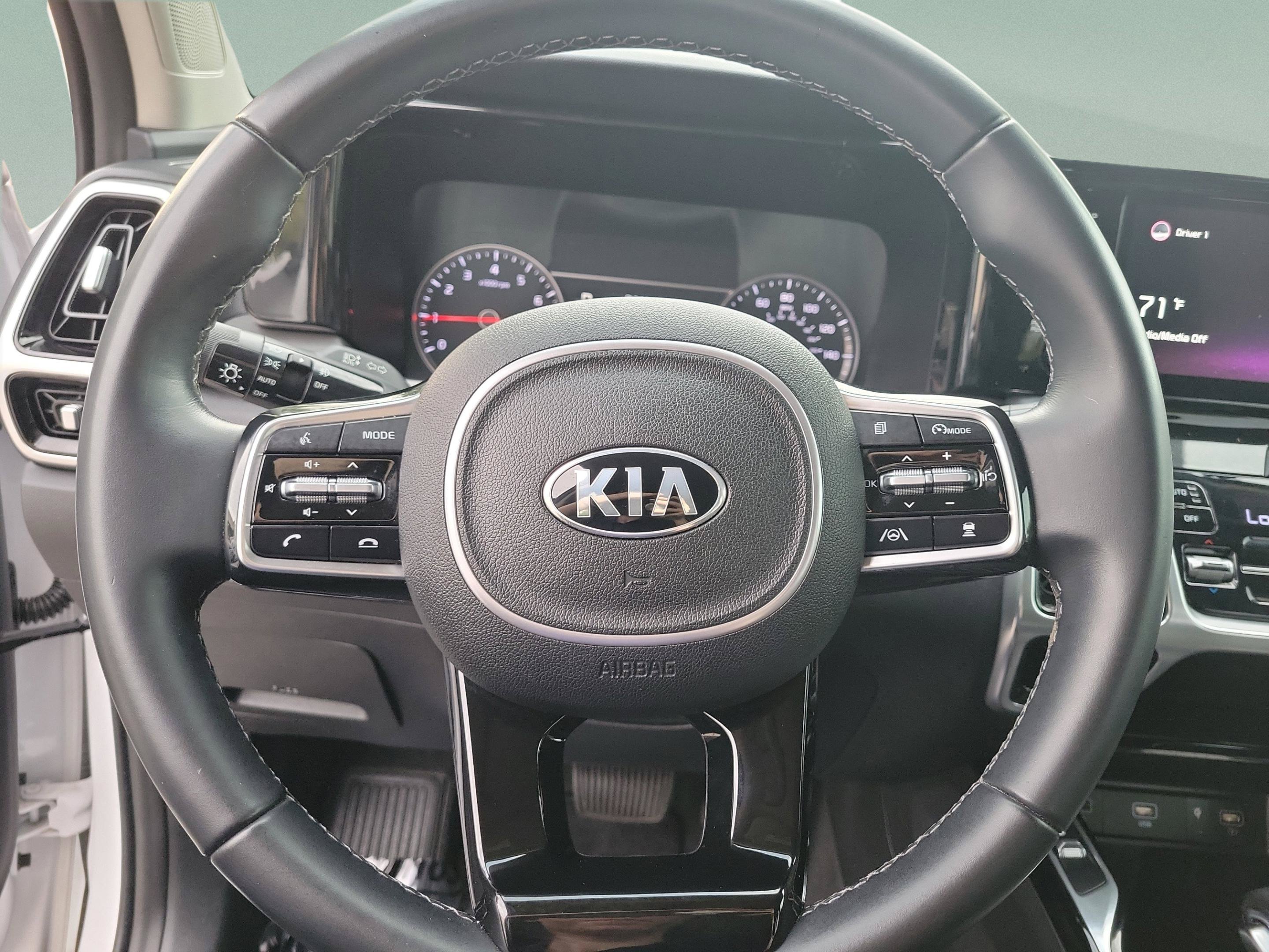 Certified 2021 Kia Sorento SX FWD image 17