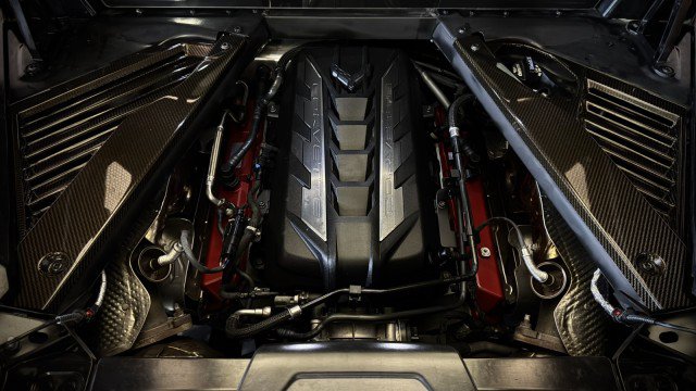 Used 2024 Chevrolet Corvette Stingray Premium Cpe w/ Z51 Performance Package RWD image 29