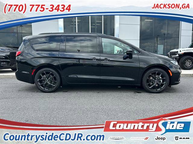 New 2026 Chrysler Pacifica Limited
