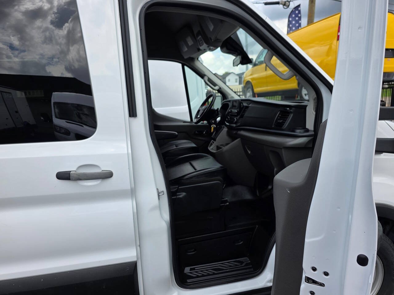 Used 2024 Ford Transit 250 148 High Roof AWD image 17