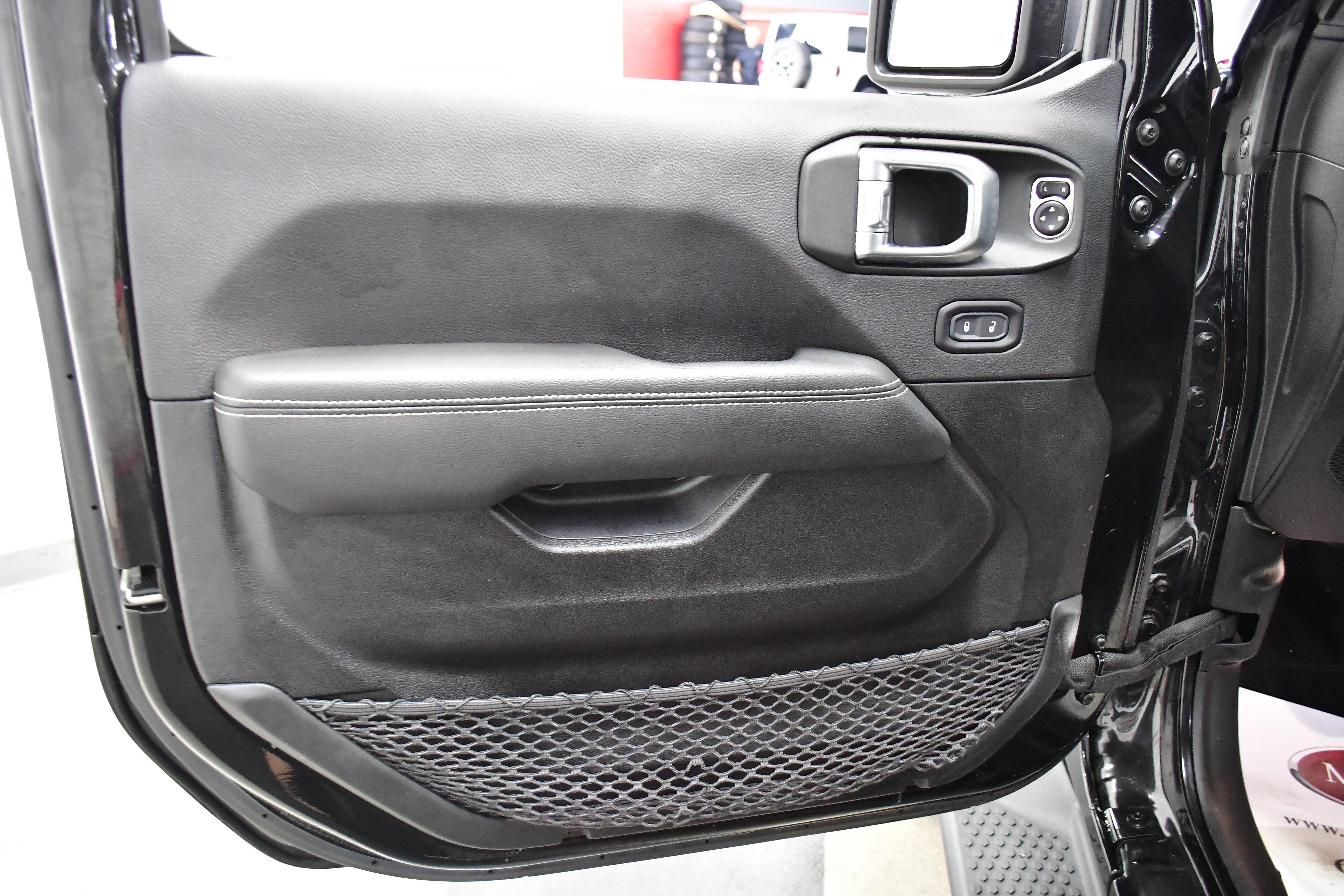 Used 2023 Jeep Wrangler Unlimited Sahara w/ Cold Weather Group AWD/4WD image 16