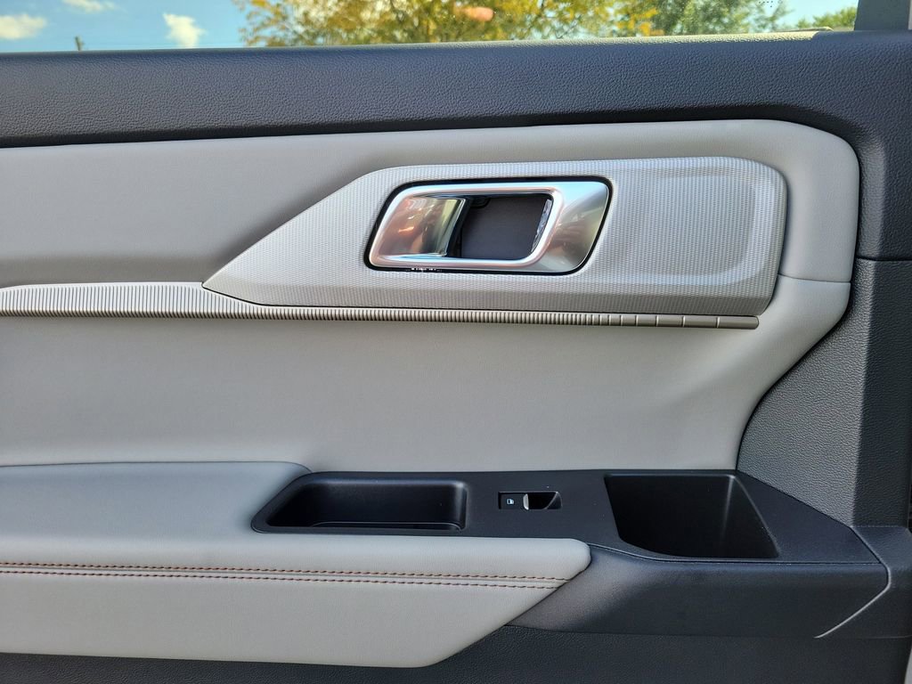 New 2026 Ford Explorer Active w/ Active Comfort Package image 14