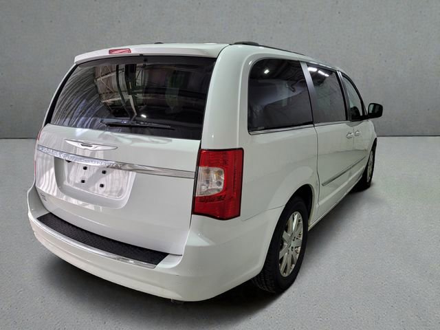 Used 2015 Chrysler Town & Country Touring w/ Driver Convenience Group image 21