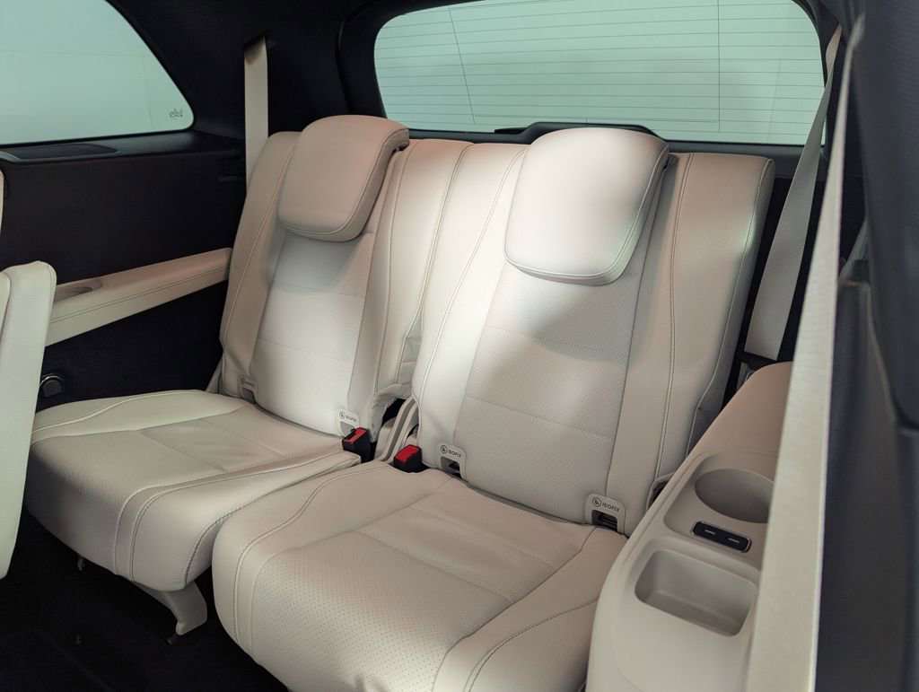 Used 2025 Mercedes-Benz GLS 450 4MATIC image 15