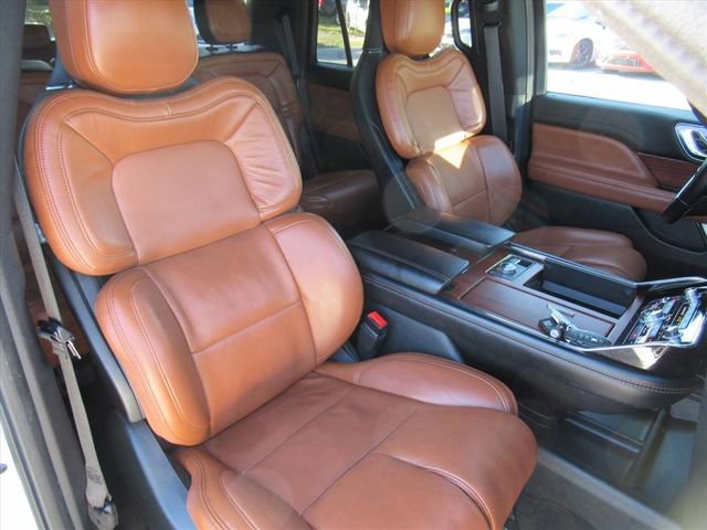 Used 2021 Lincoln Navigator Reserve AWD/4WD image 8