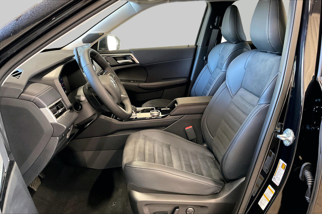 New 2026 Mitsubishi Outlander SE FWD image 9