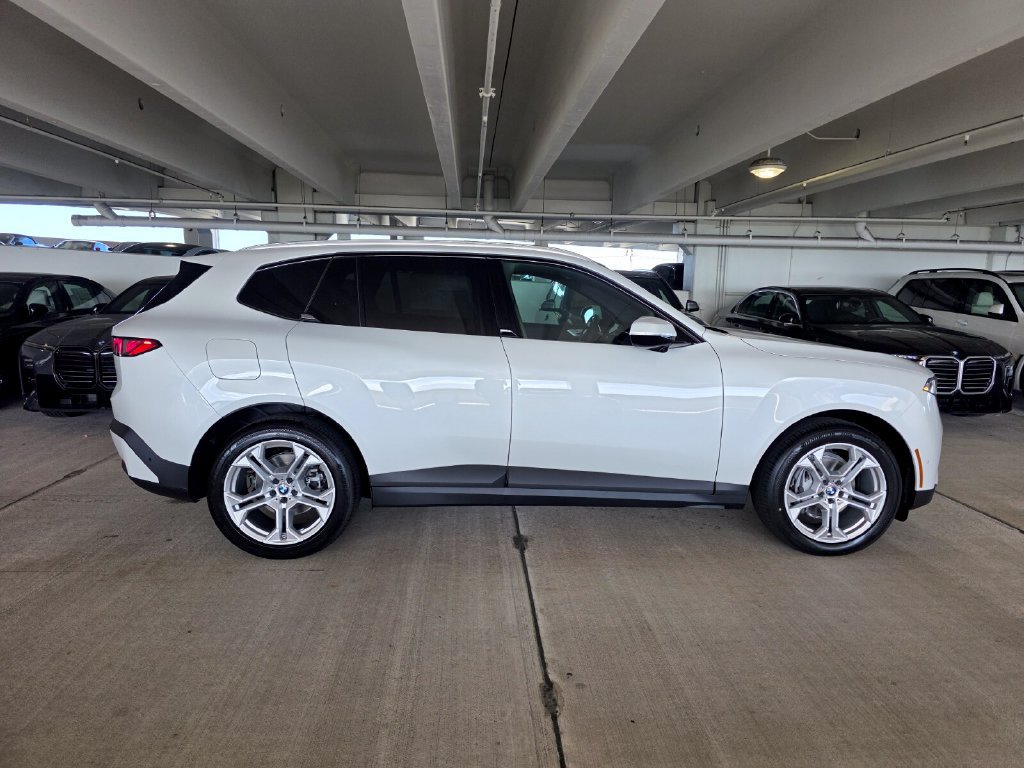 New 2027 BMW X5 xDrive50e w/ Climate Package AWD/4WD image 3