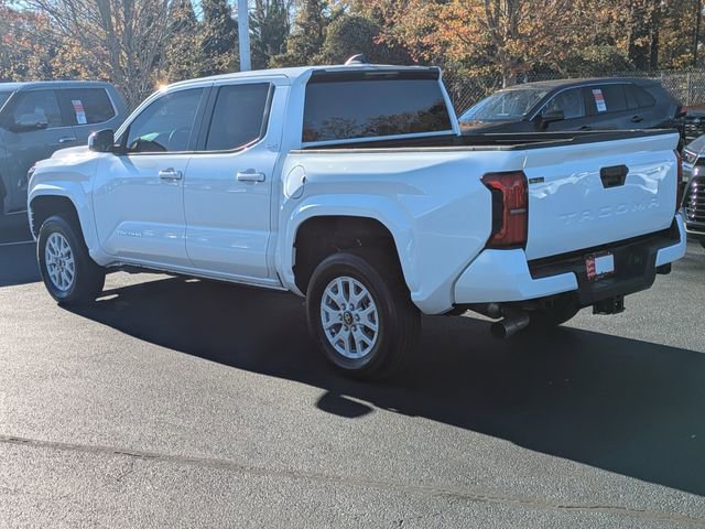 Certified 2024 Toyota Tacoma SR5 image 6