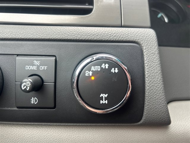 Used 2013 Chevrolet Tahoe LT AWD/4WD image 39