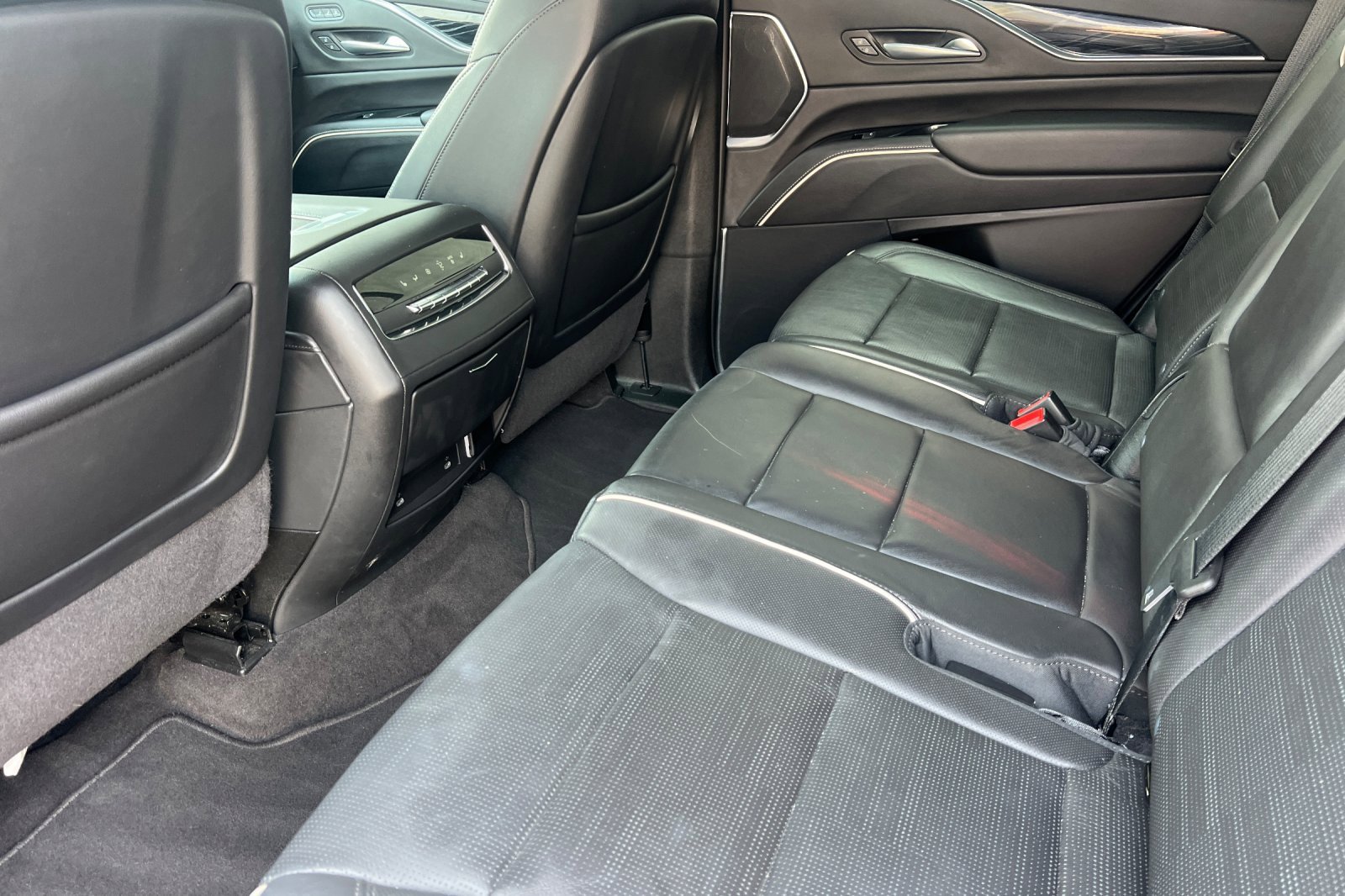 Used 2023 Cadillac Escalade Sport image 13