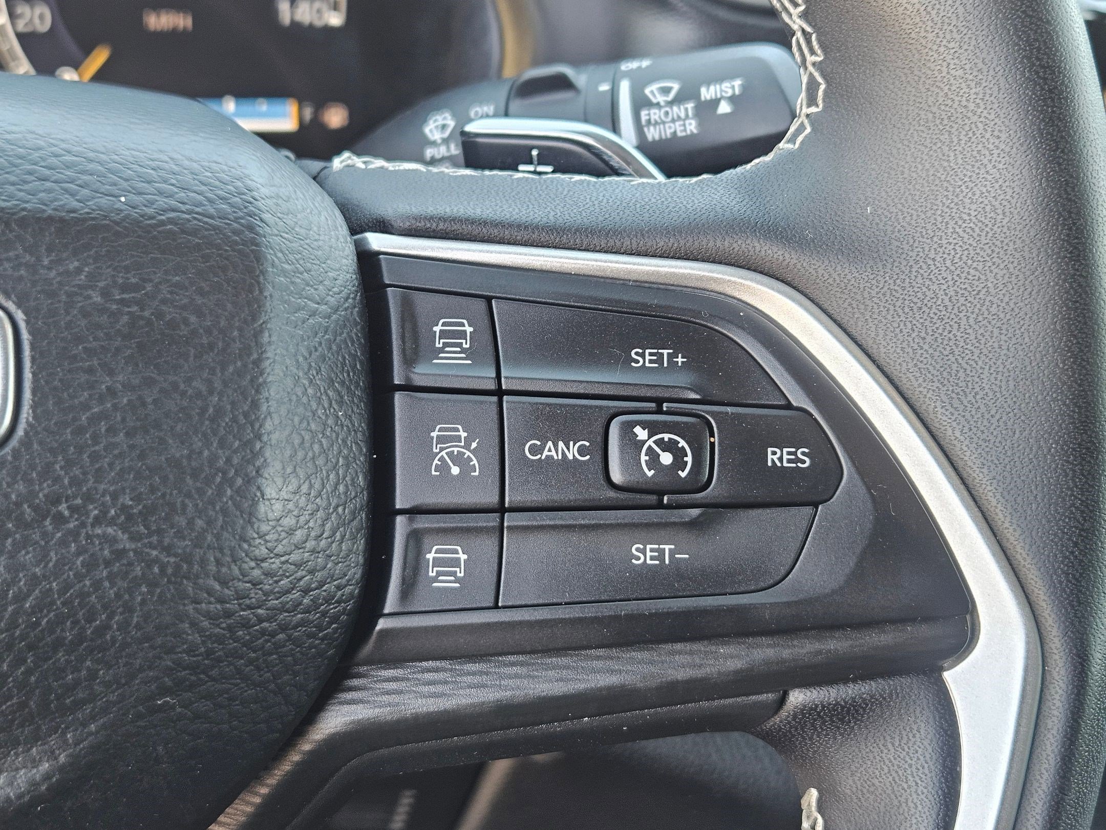 Used 2025 Jeep Grand Cherokee Altitude image 19