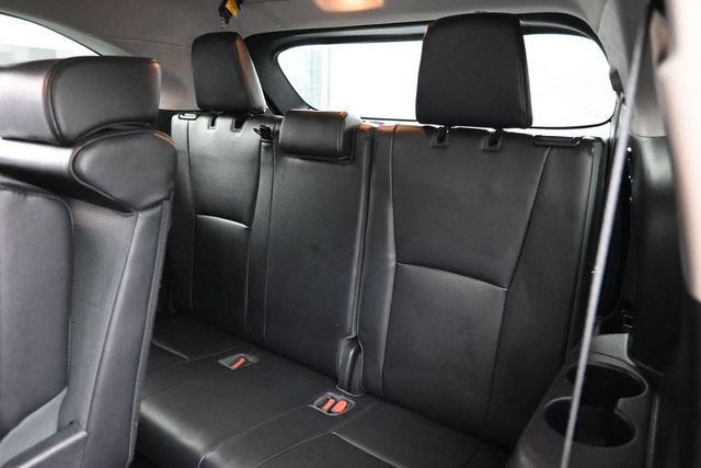 Used 2022 Toyota Highlander XLE AWD/4WD image 9