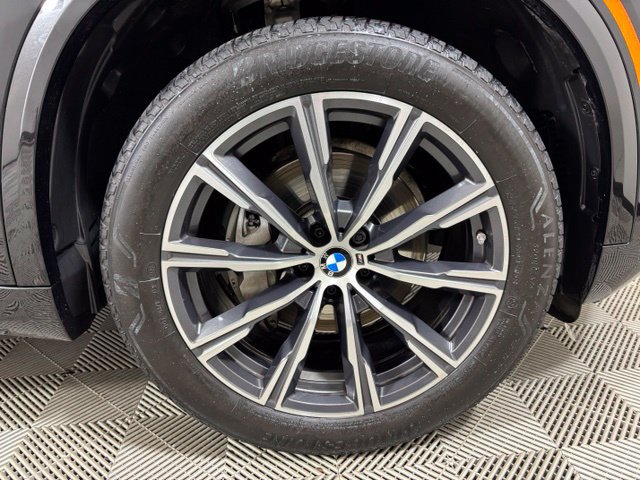 Used 2024 BMW X5 xDrive40i w/ M Sport Package AWD/4WD image 23