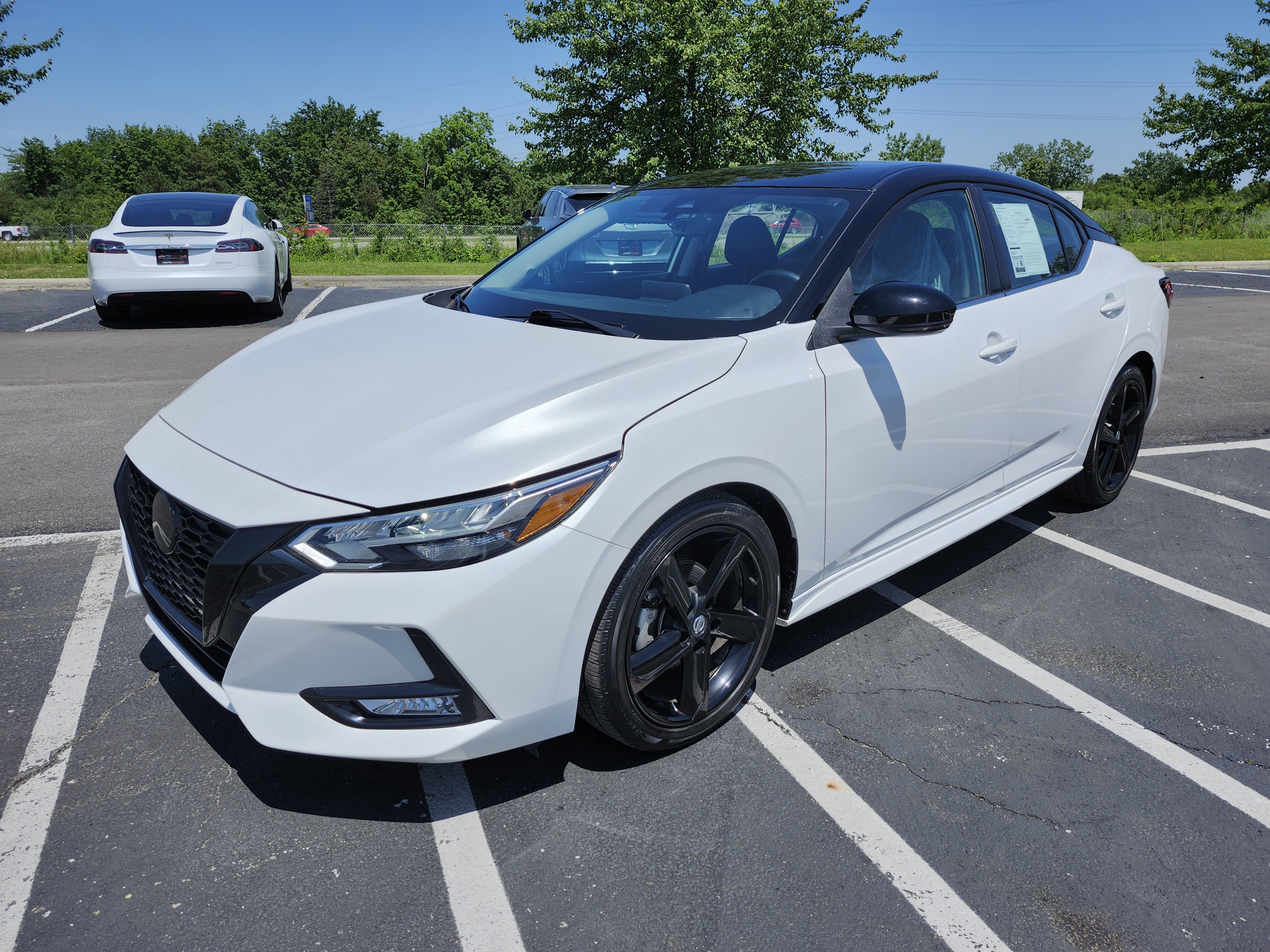 Used 2023 Nissan Sentra SR w/ Midnight Edition Package FWD image 11