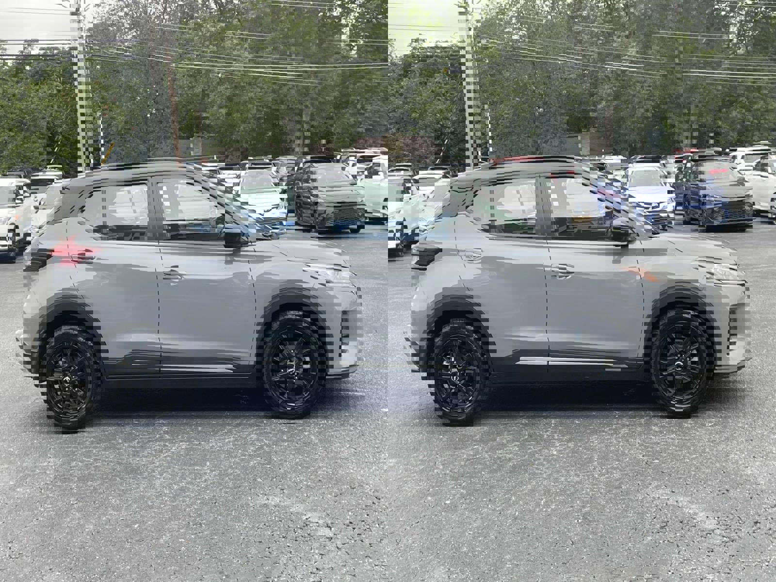 Used 2023 Nissan Kicks SR w/ SR Premium Package image 2