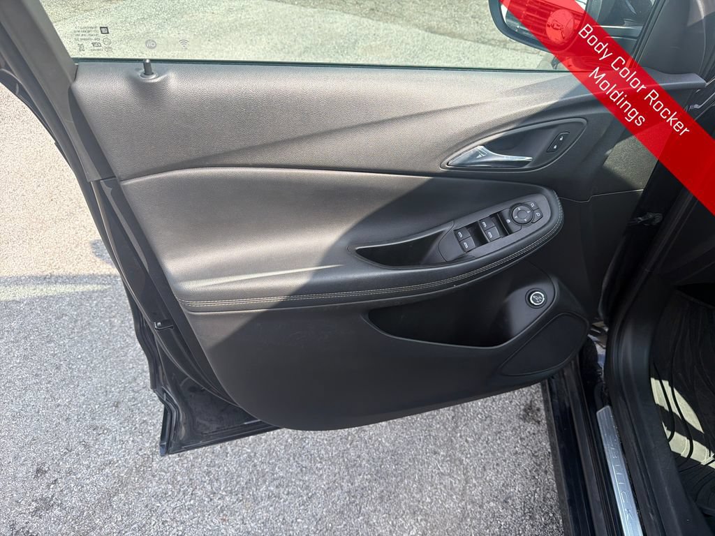 Used 2022 Buick Encore GX Select w/ Sport Touring Package FWD image 12