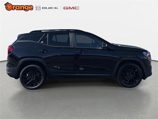 Used 2023 GMC Terrain SLE w/ Driver Convenience Package image 2