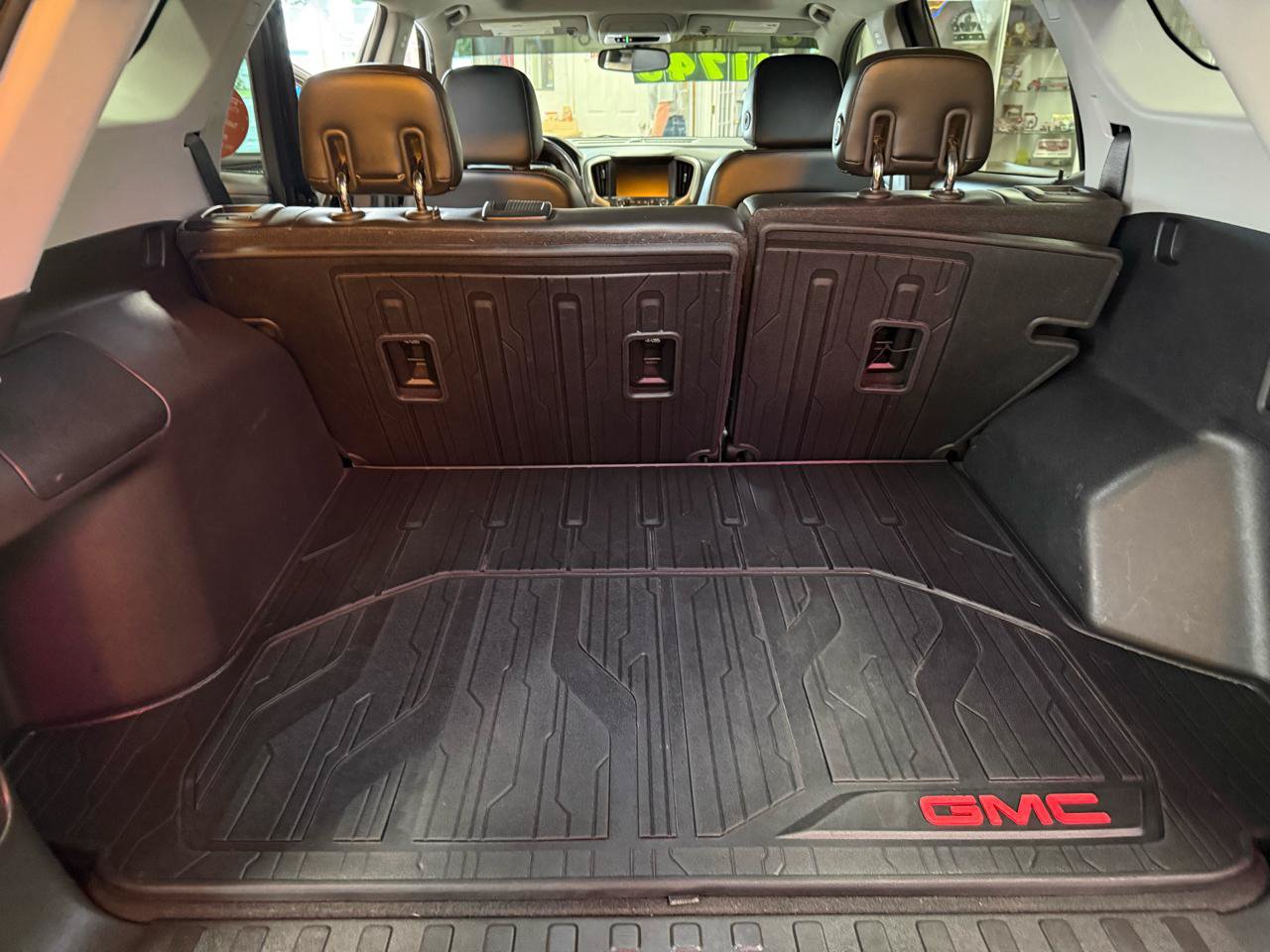 Used 2018 GMC Terrain SLT w/ Preferred Package FWD image 19