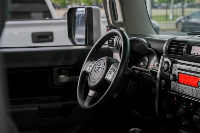 Used 2014 Toyota FJ Cruiser 4WD w/ Upgrade Package image 32
