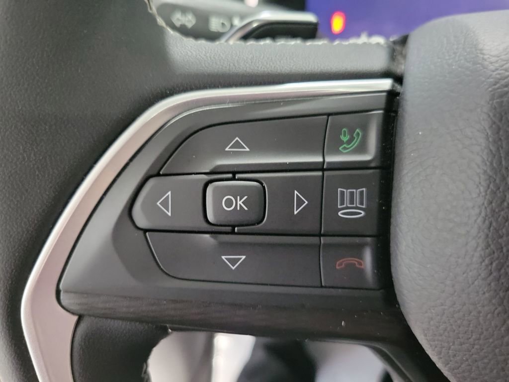 Used 2024 Jeep Grand Cherokee Laredo X image 42