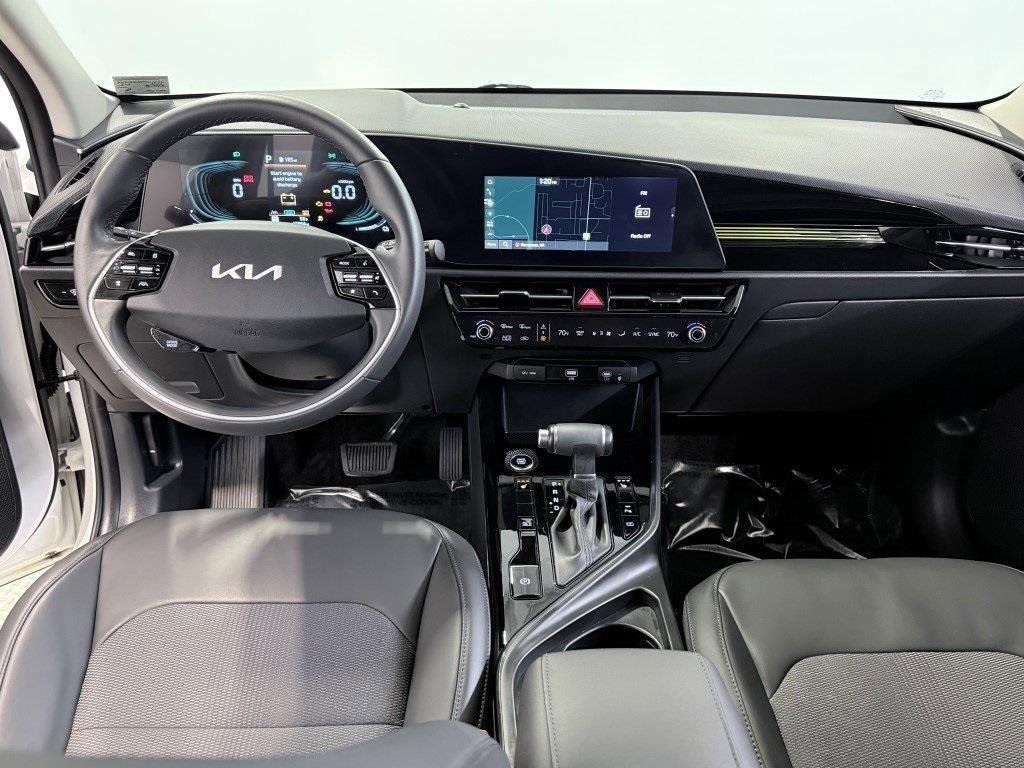 Used 2023 Kia Niro EX image 21